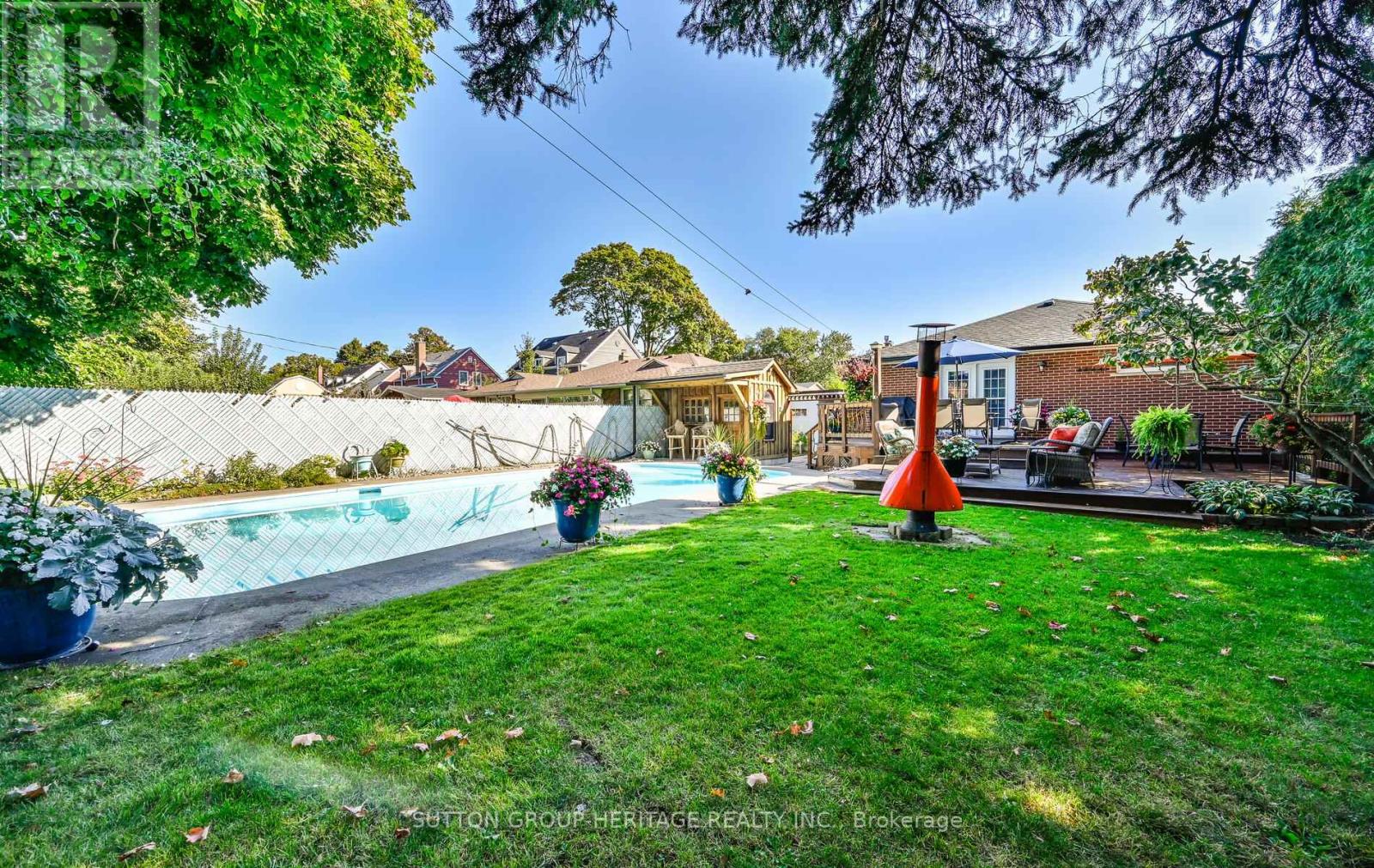 38 CHURCHILL RD