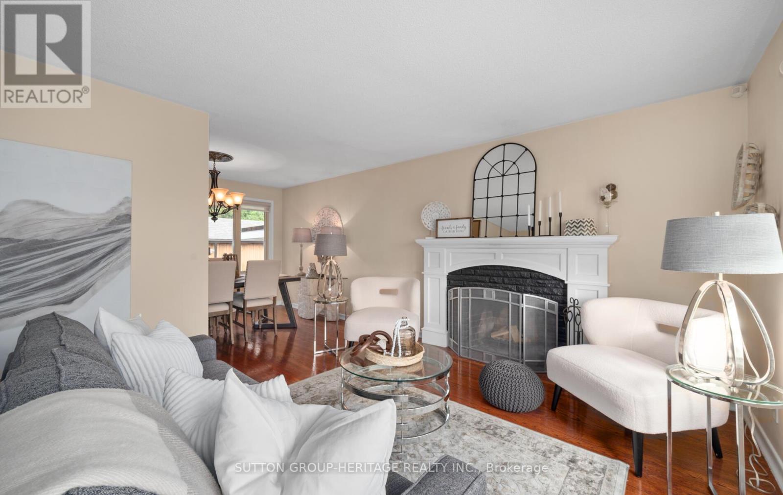 38 CHURCHILL RD