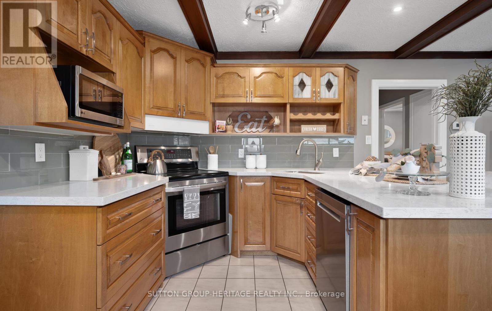 38 CHURCHILL RD