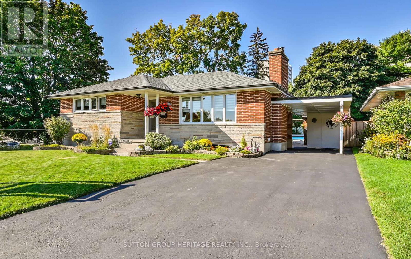 38 CHURCHILL RD