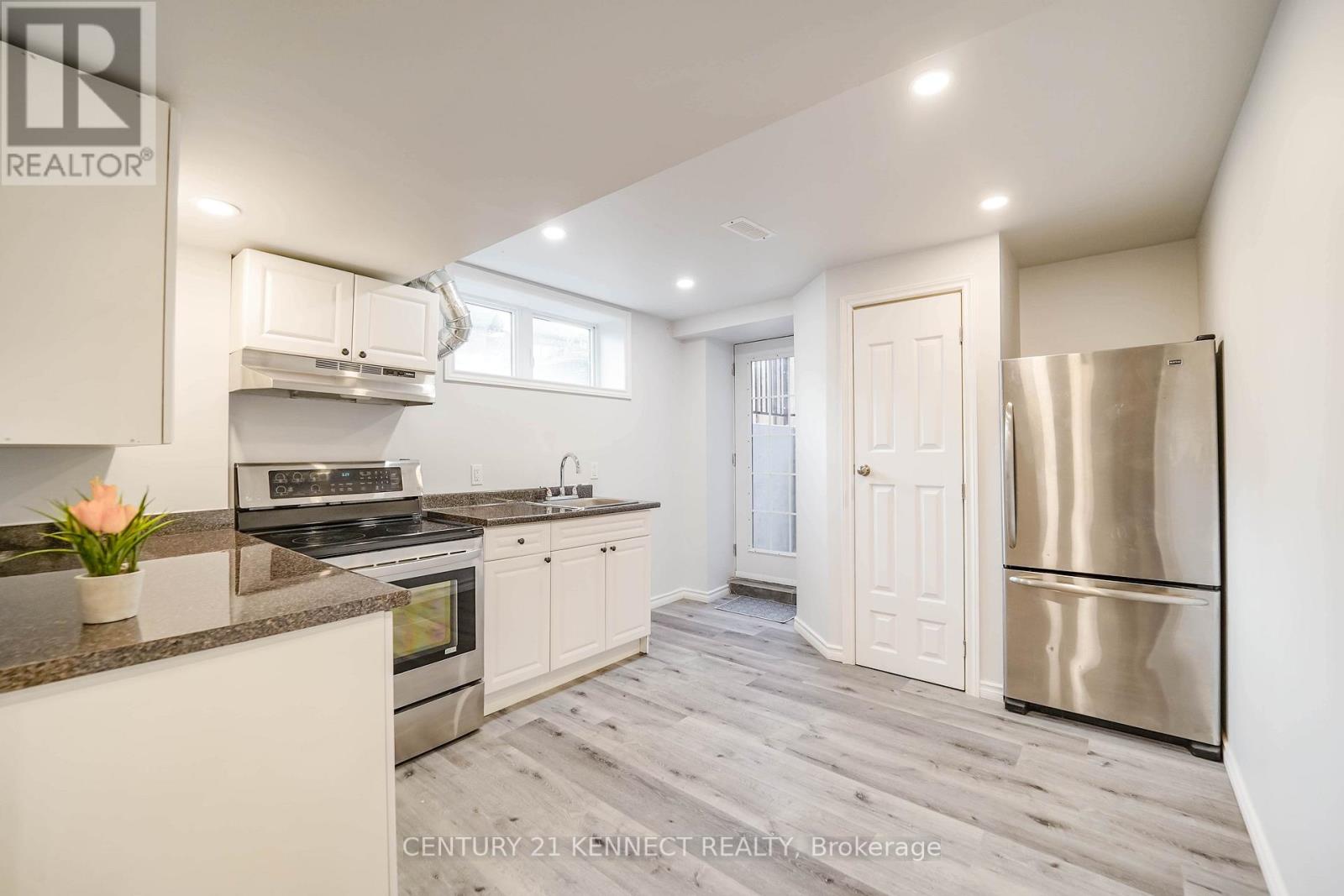 10 AUDUBON ST