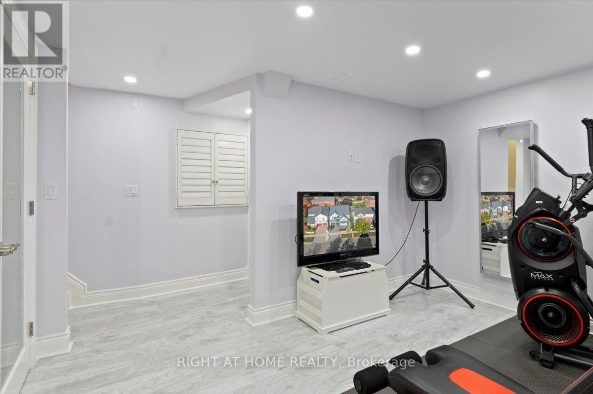 16 ASHBURY BLVD
