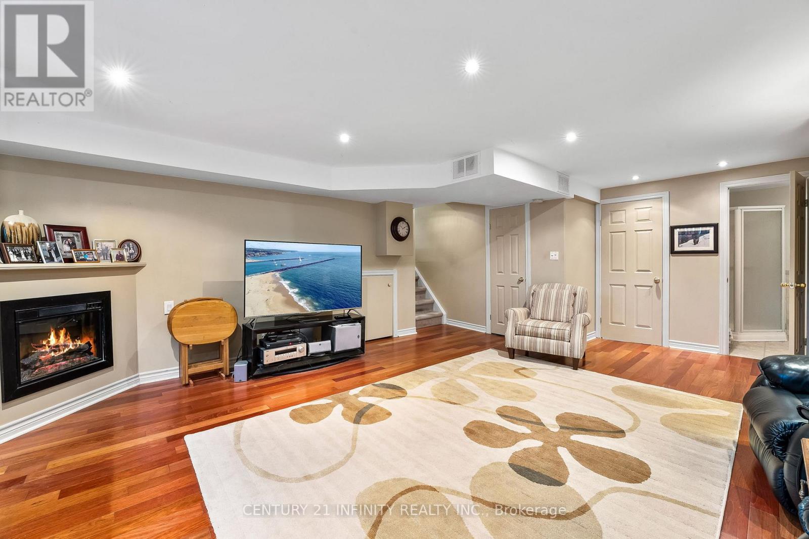 31 BOLLAND CRES