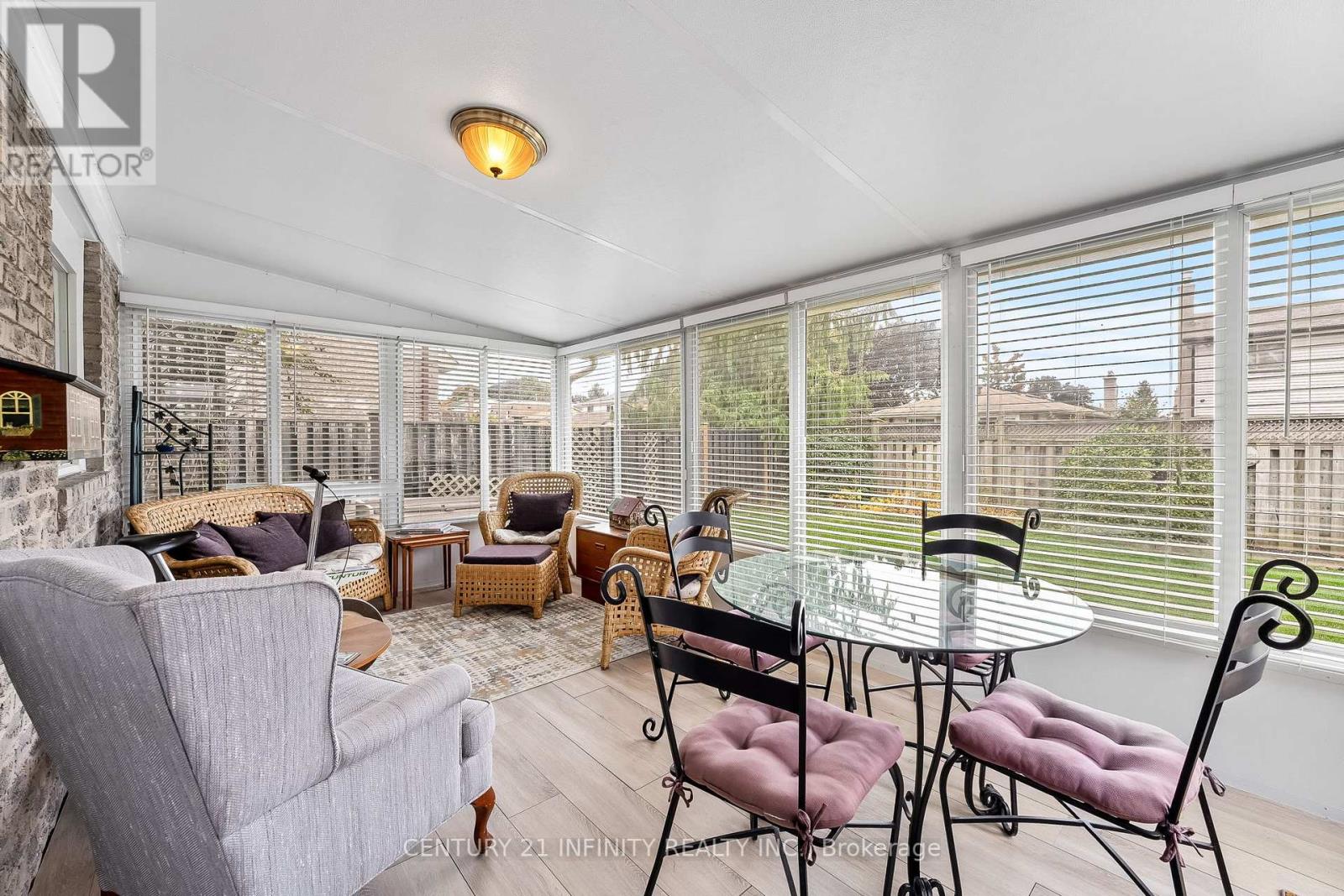 31 BOLLAND CRES