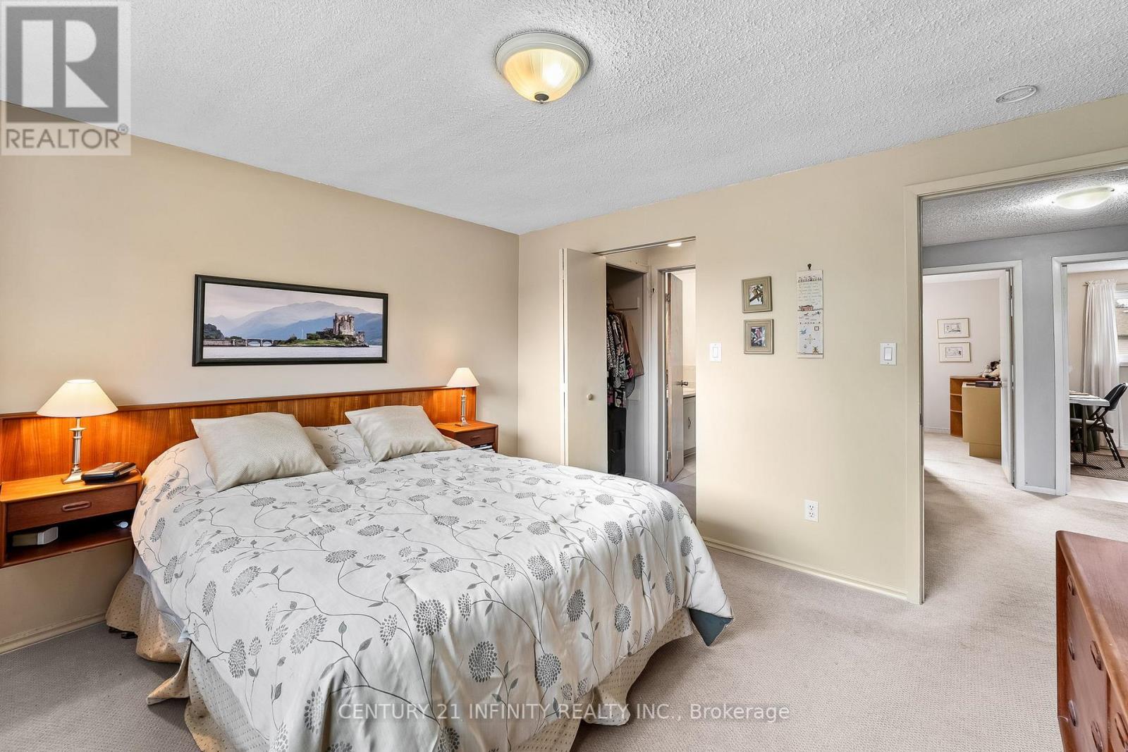 31 BOLLAND CRES