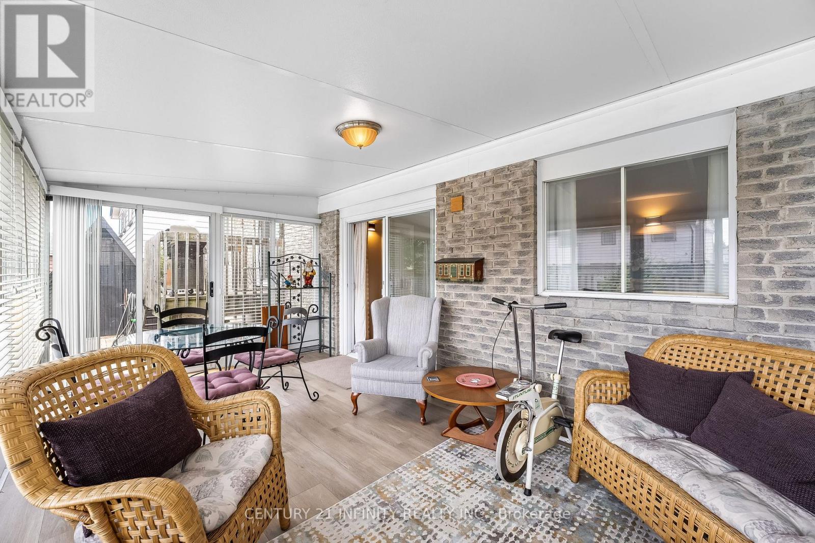 31 BOLLAND CRES