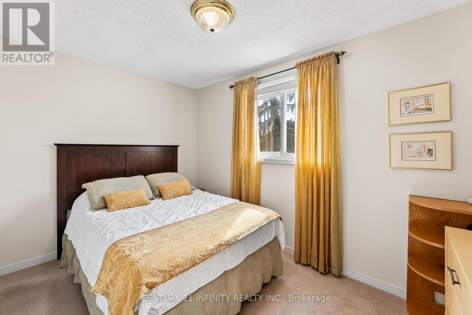 31 BOLLAND CRES