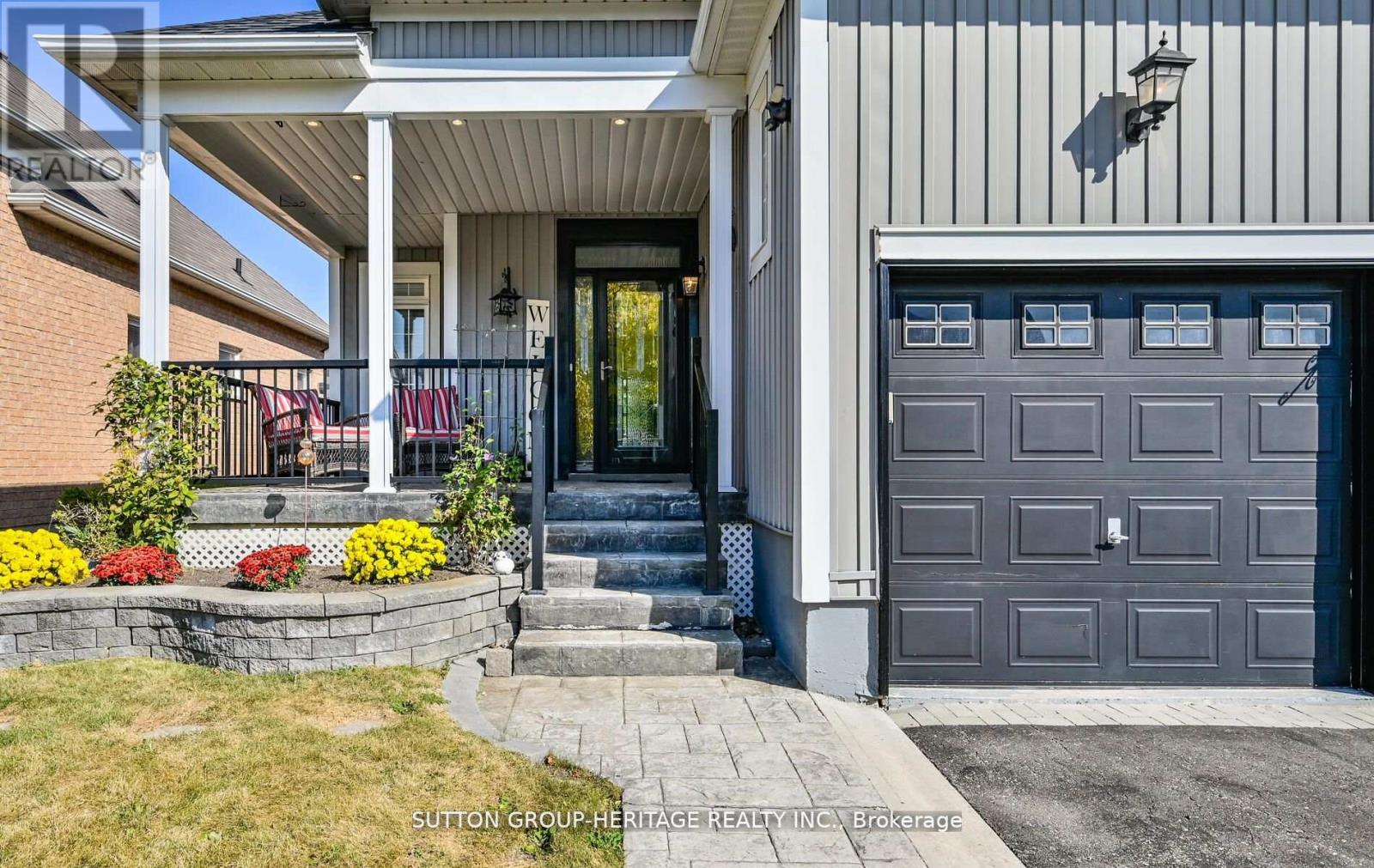 3 PENHURST DR