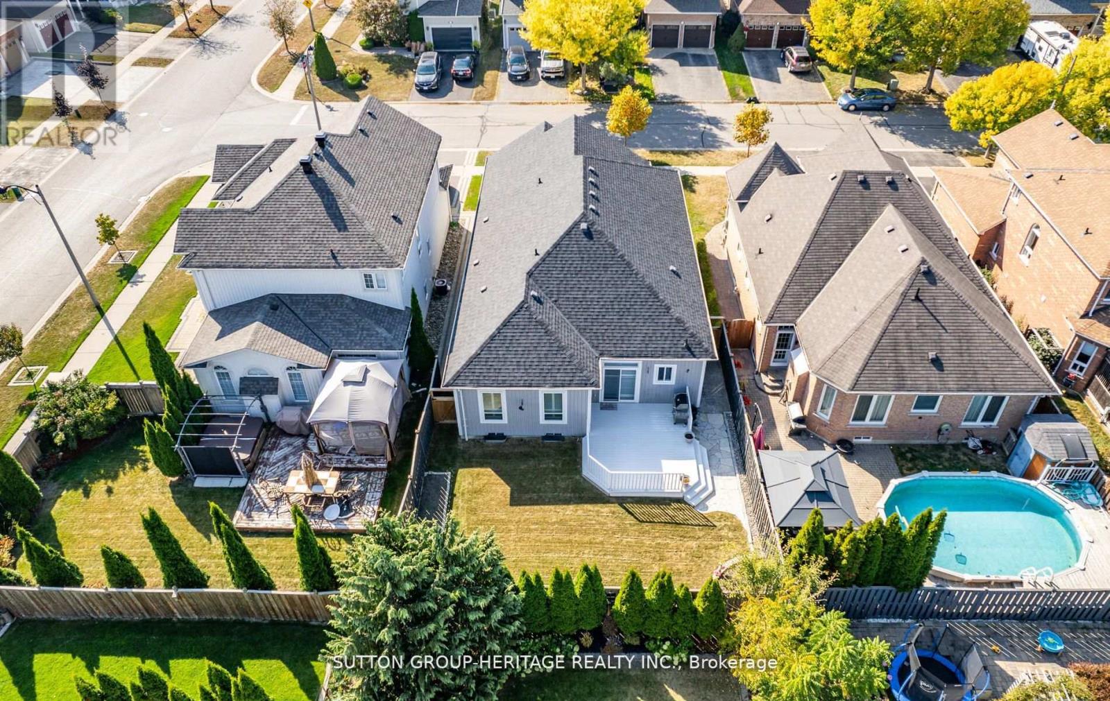 3 PENHURST DR
