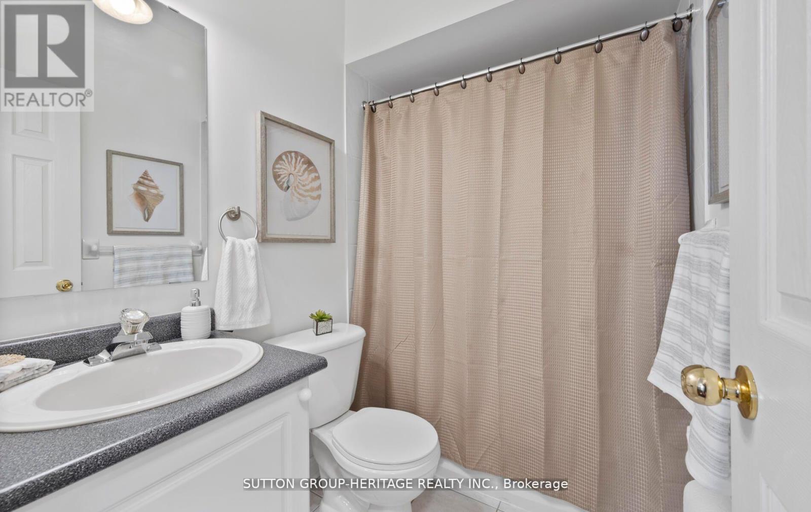 3 PENHURST DR