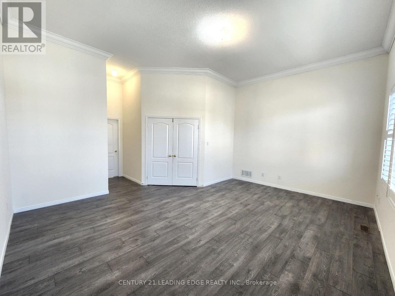 24 CARBERRY CRES