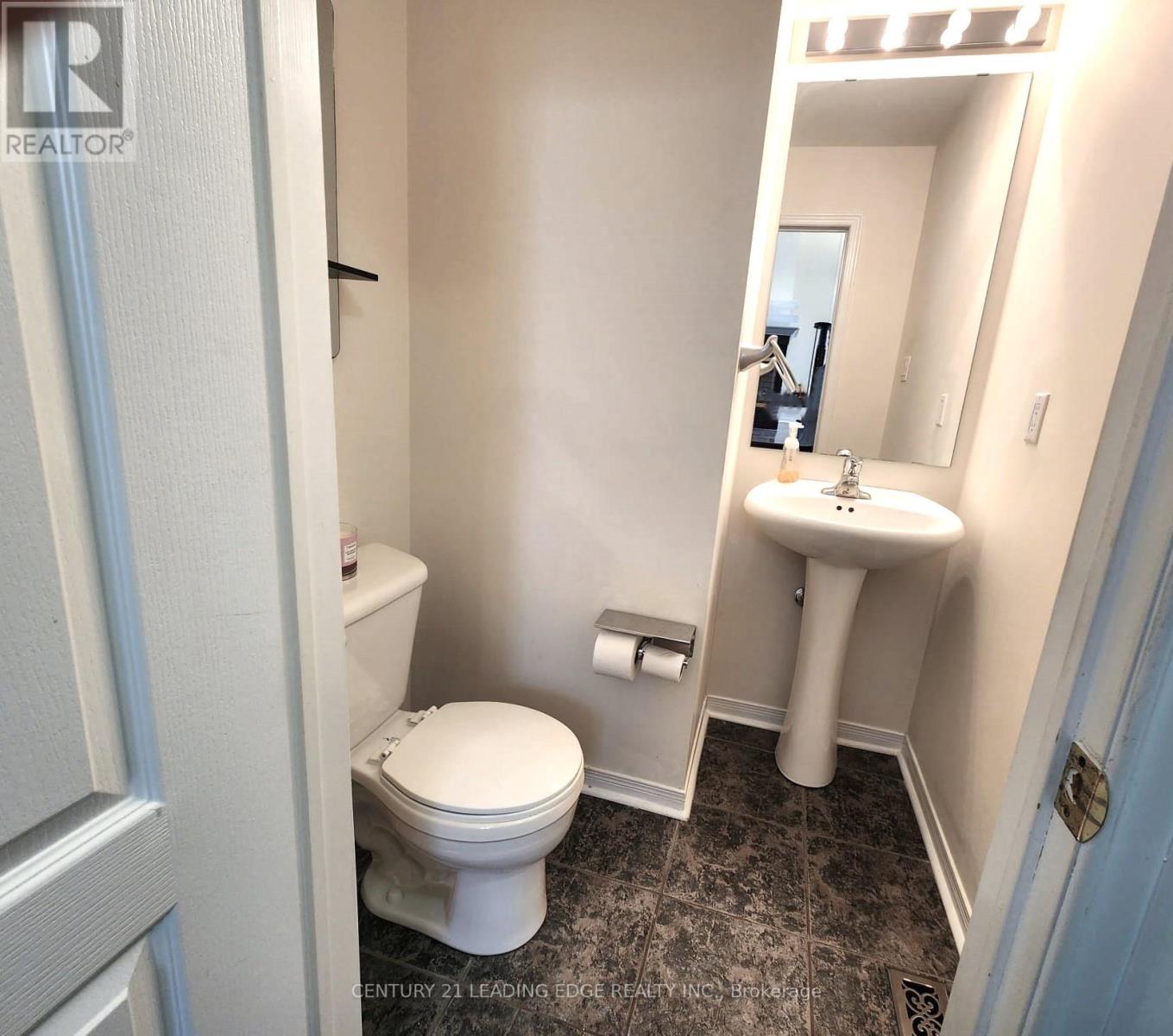 24 CARBERRY CRES