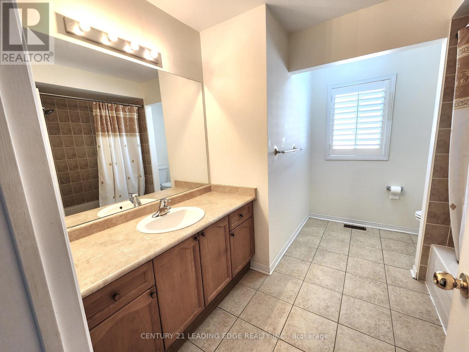 24 CARBERRY CRES