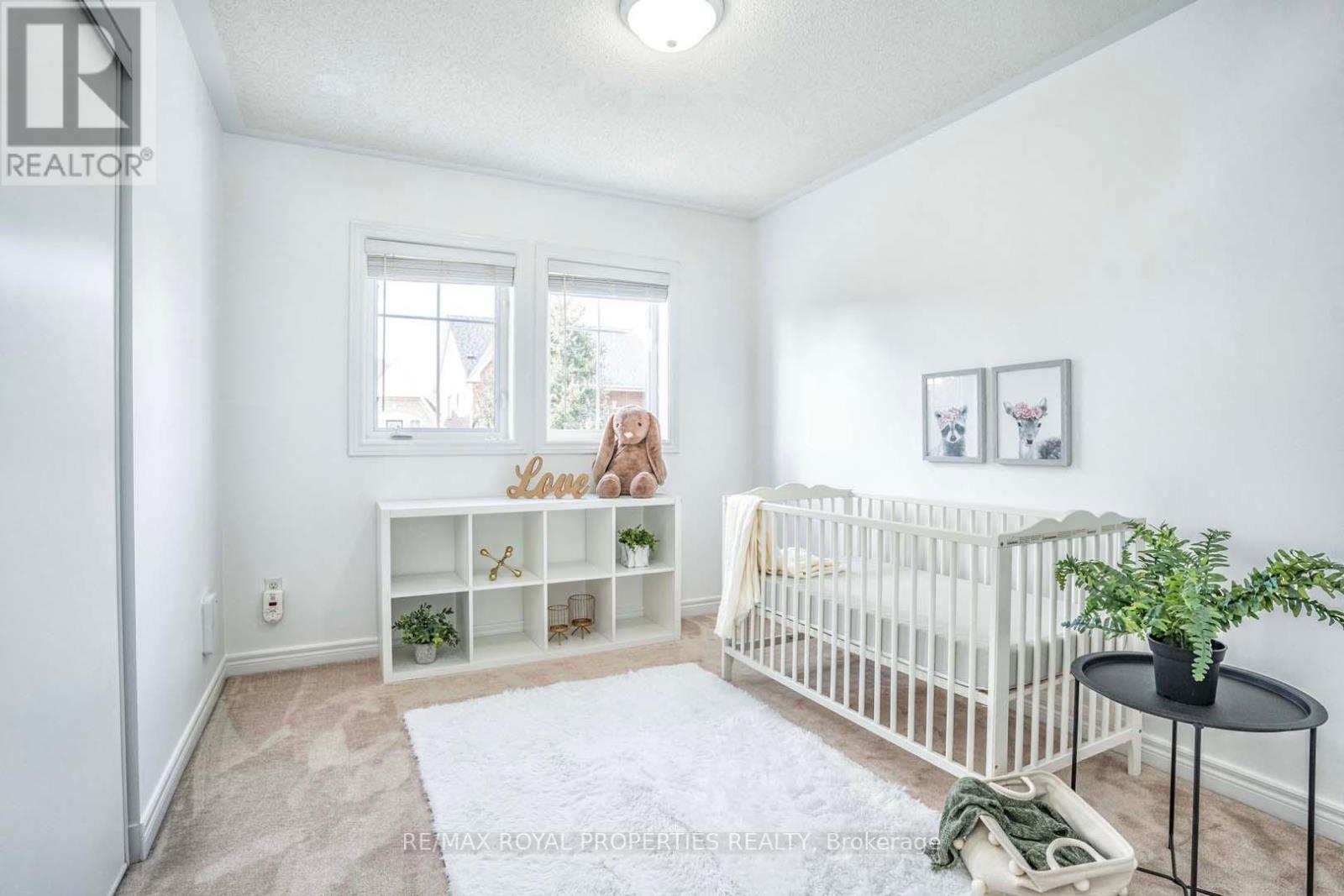 7 LEGGETT DR