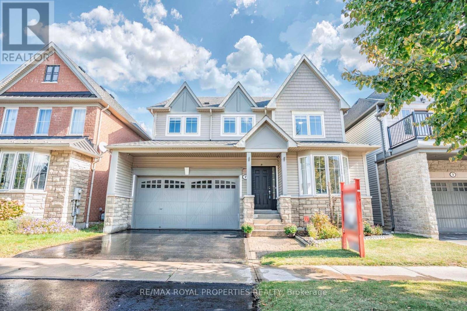 7 LEGGETT DR