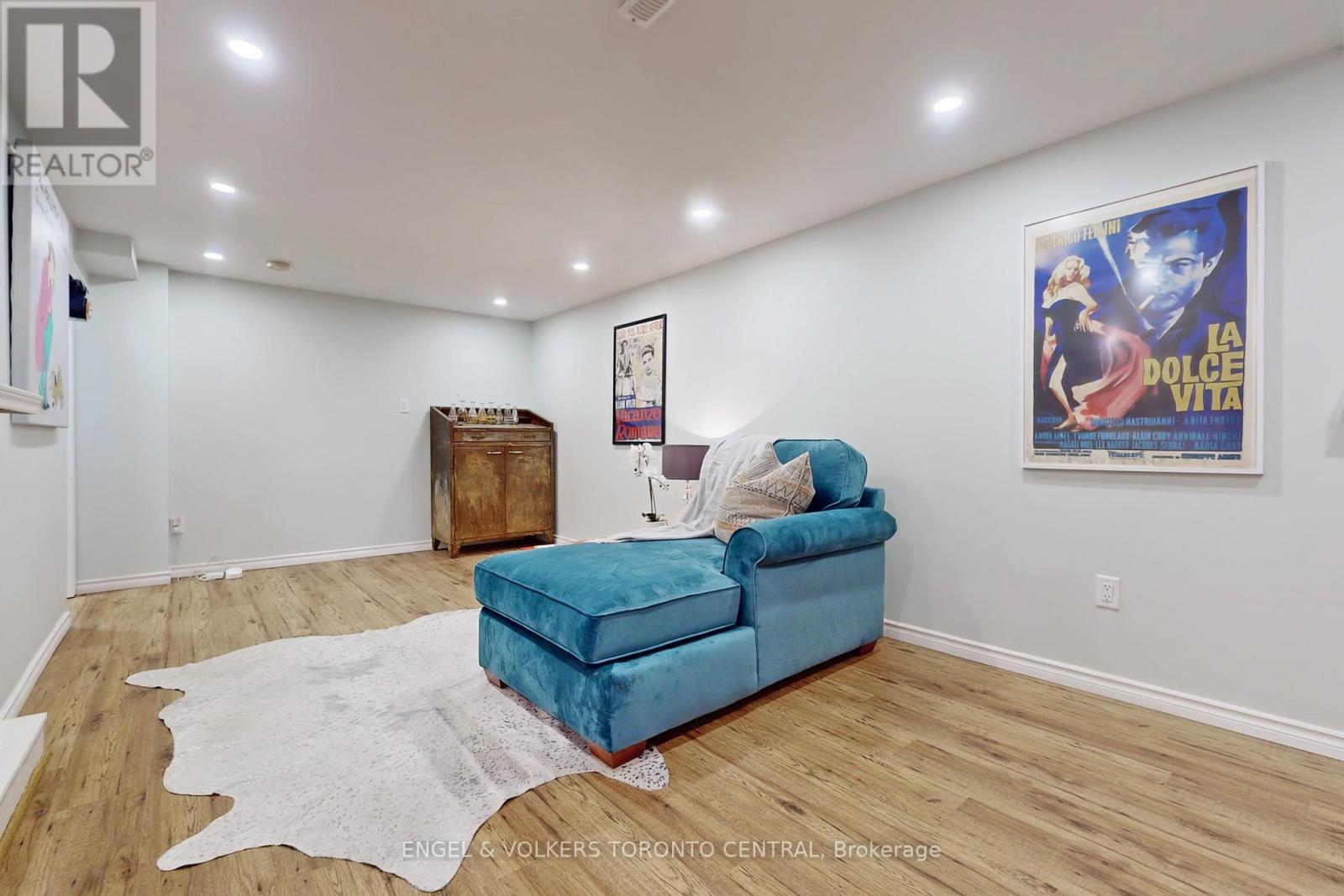 899 FINLEY AVE