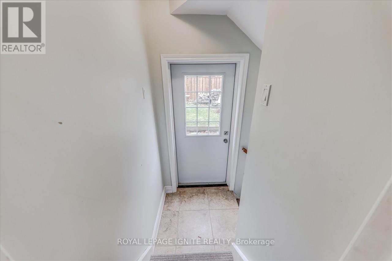 #BSMT -2 GREGSON ST, #Bsmt