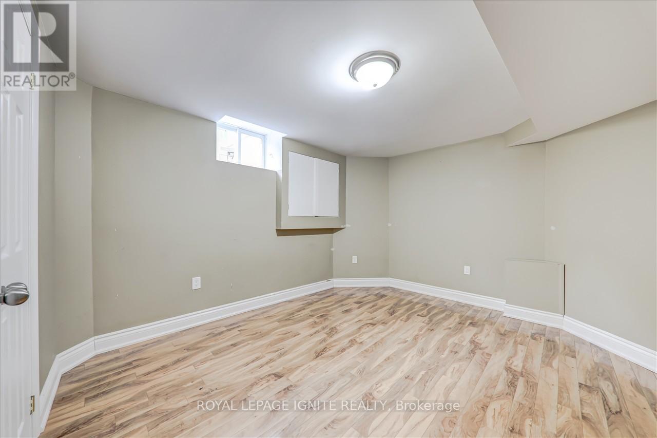 #BSMT -2 GREGSON ST, #Bsmt