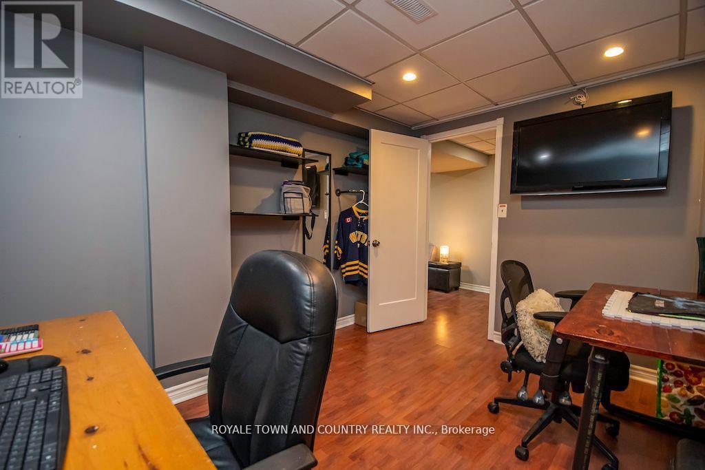 49 BEXLEY CRES