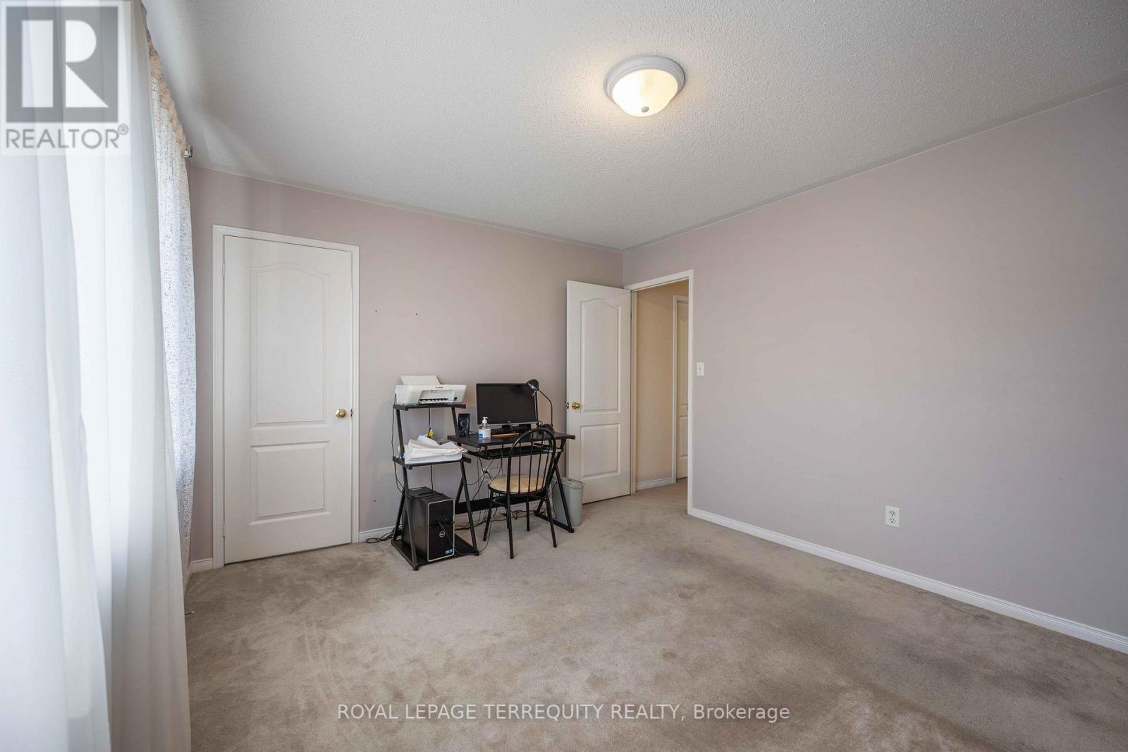 #MAIN -32 SEWARD CRES, #Main