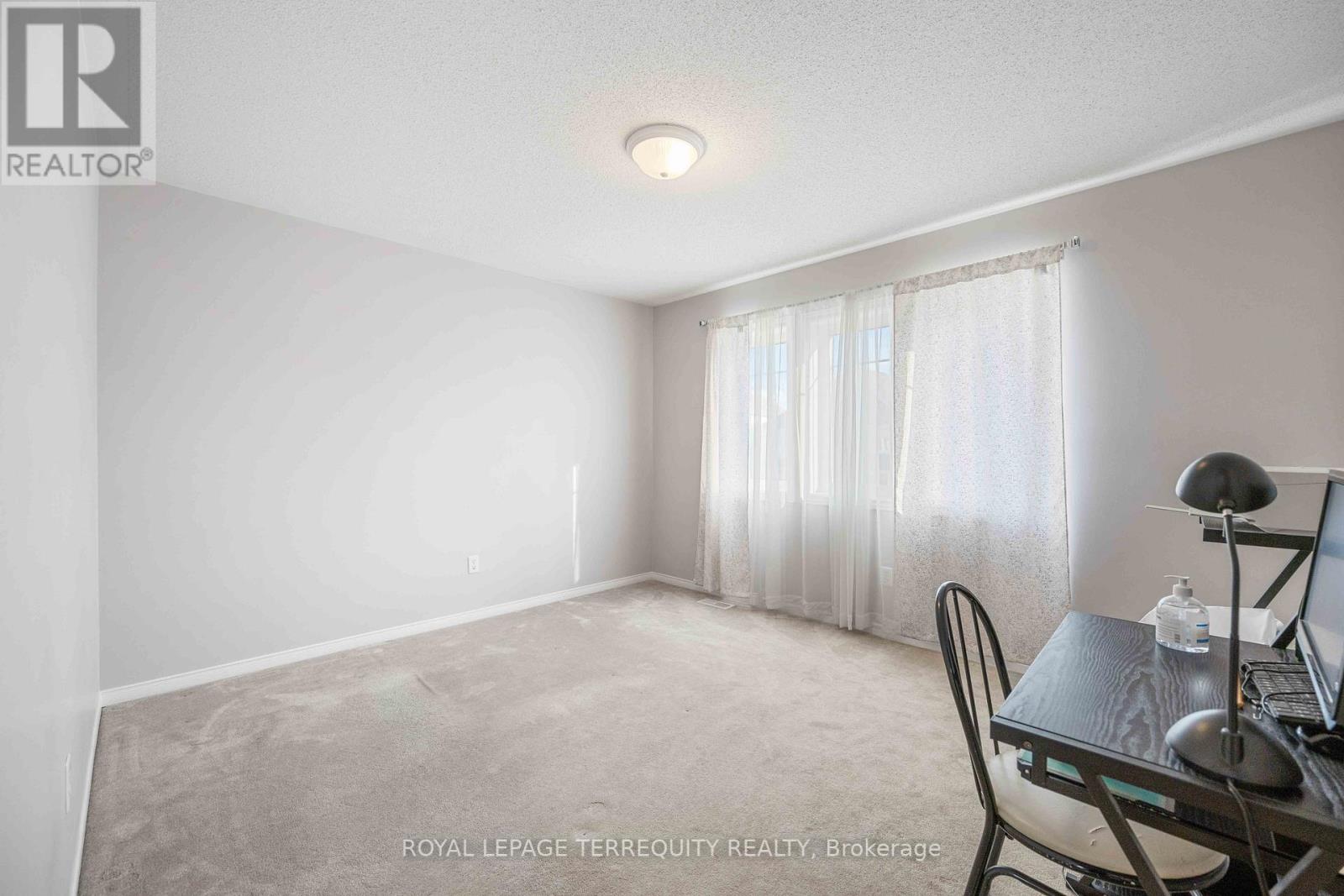 #MAIN -32 SEWARD CRES, #Main
