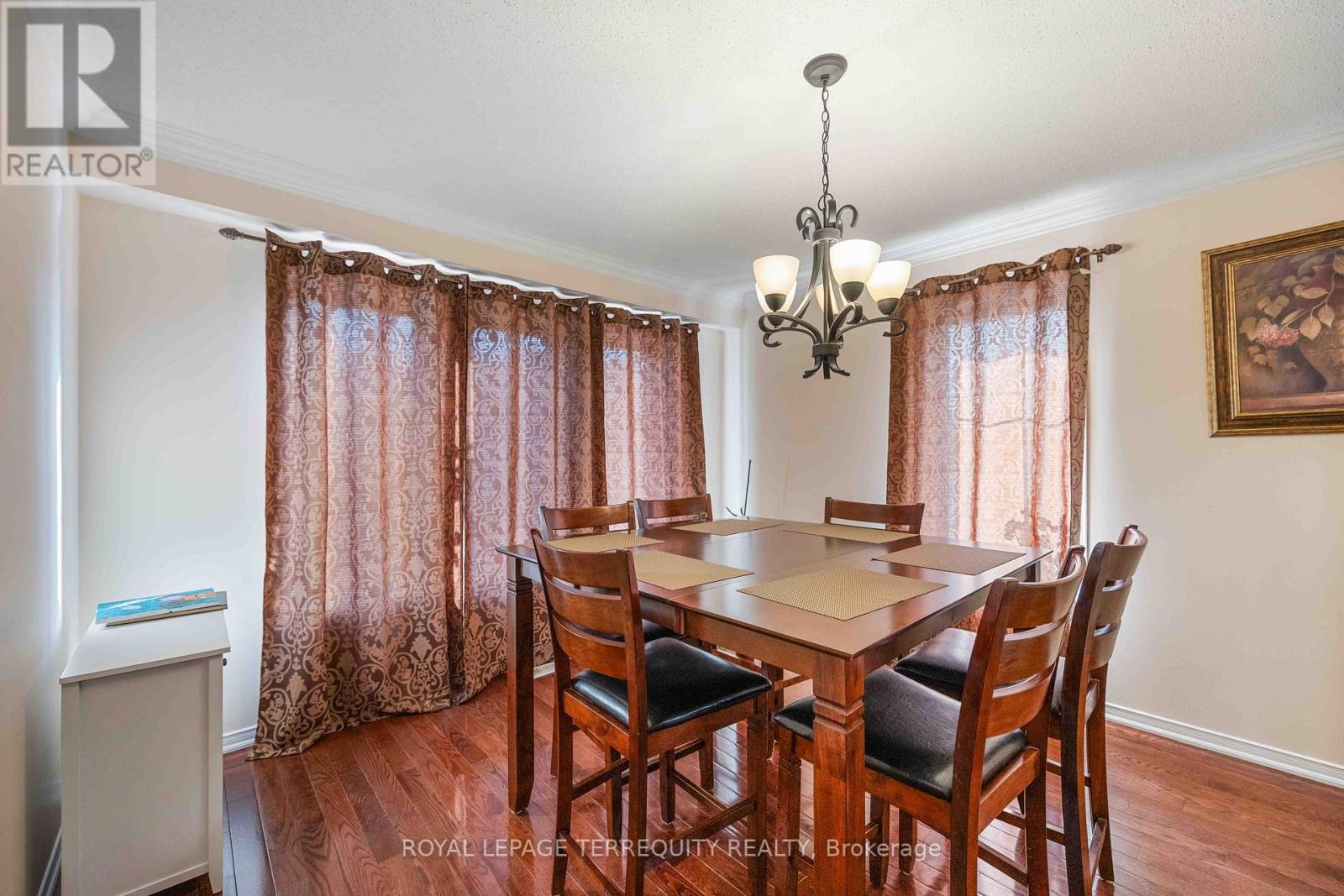 #MAIN -32 SEWARD CRES, #Main