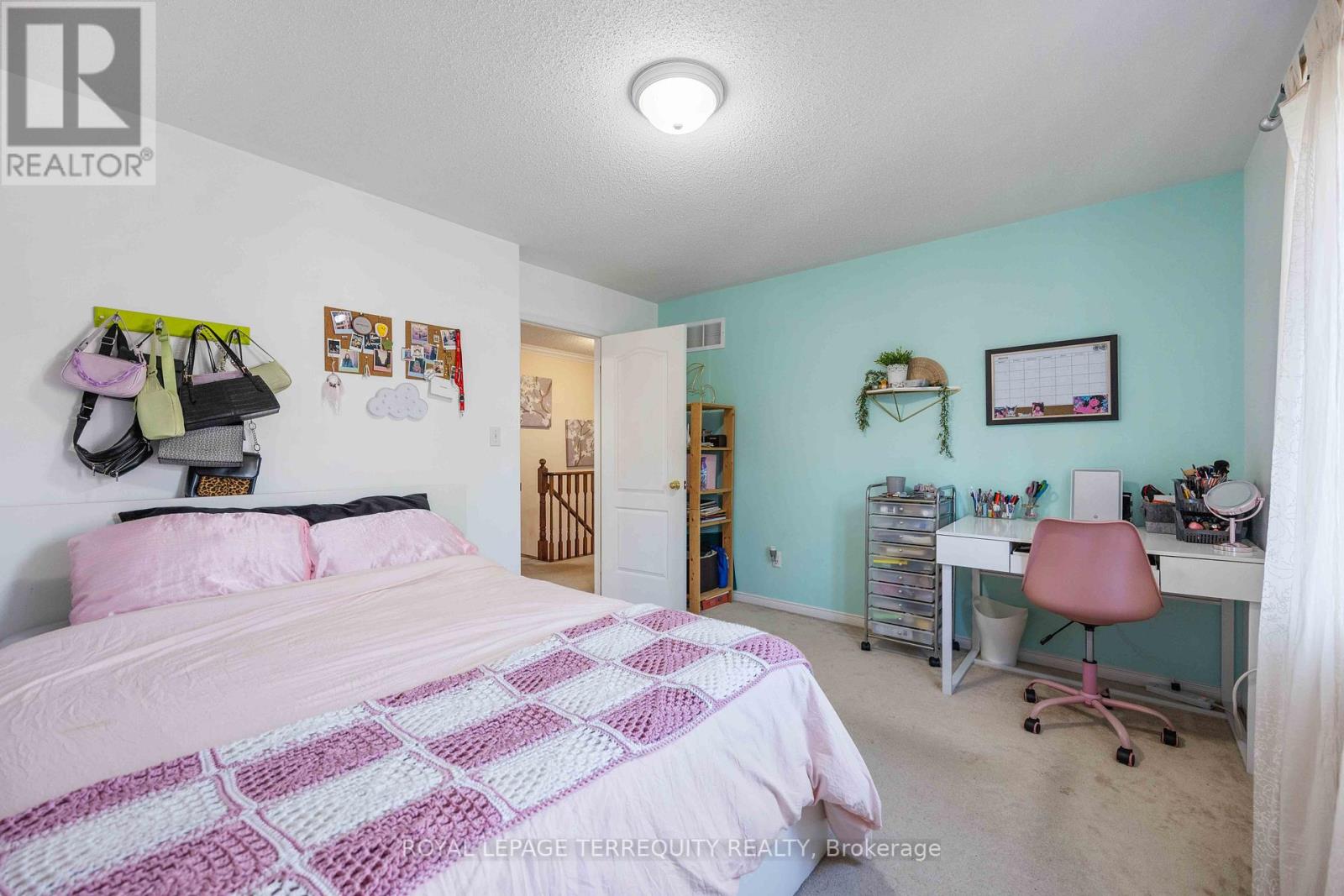 #MAIN -32 SEWARD CRES, #Main