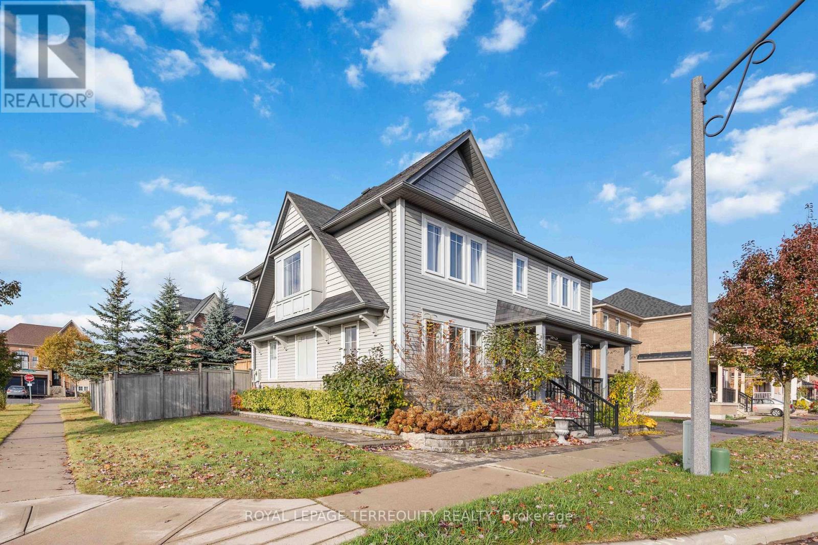 #MAIN -32 SEWARD CRES, #Main
