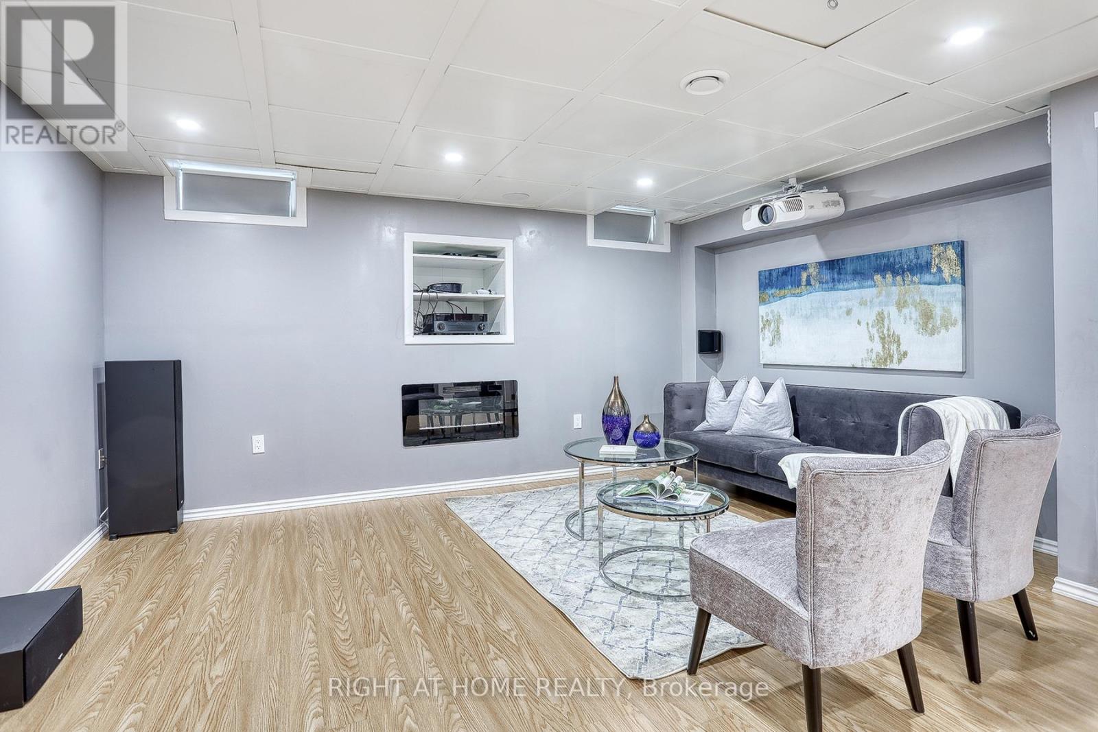 19 TAMPSETT AVE