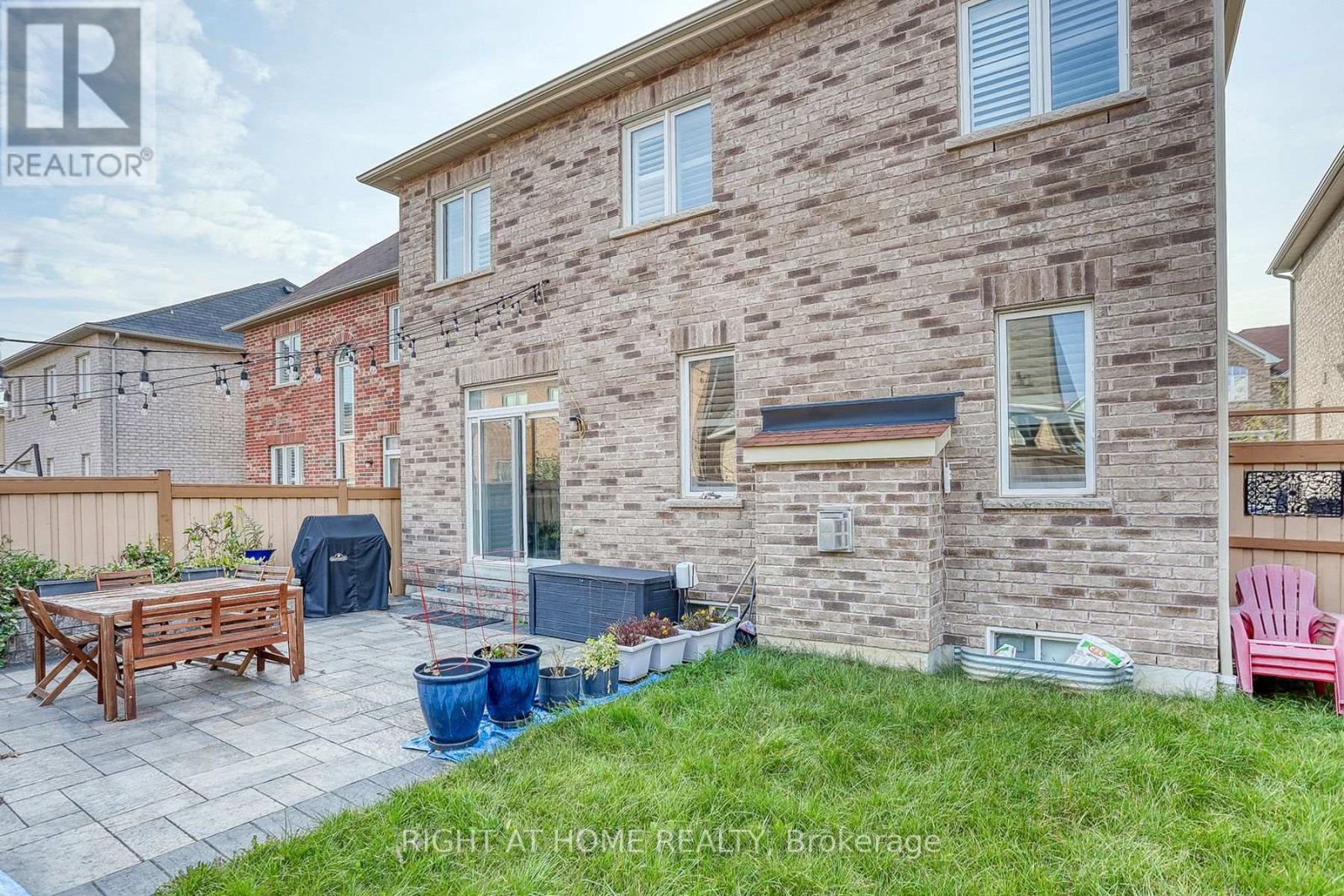 19 TAMPSETT AVE