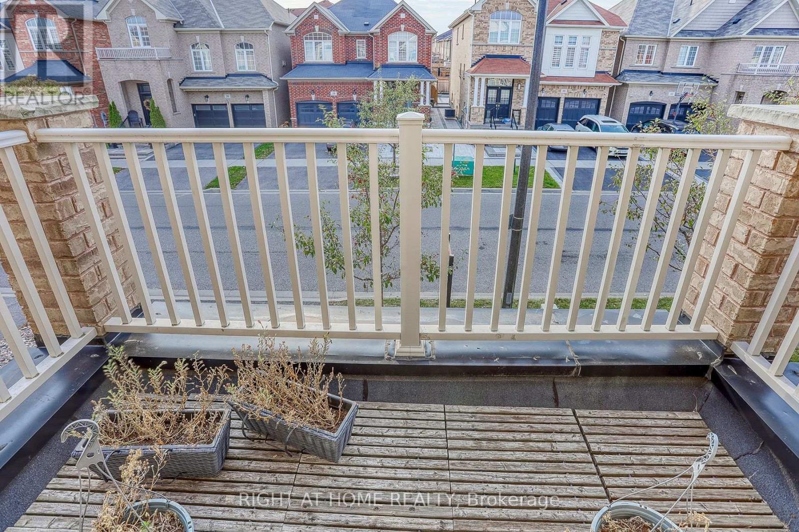 19 TAMPSETT AVE