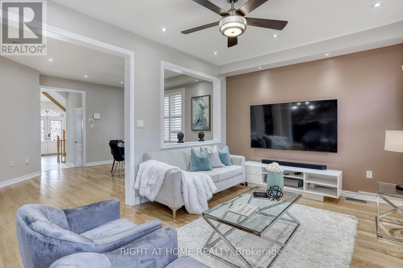 19 TAMPSETT AVE