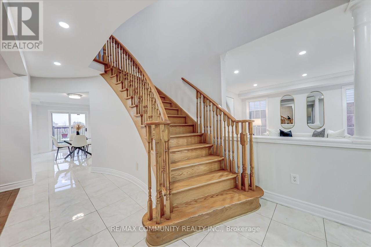 102 HIBBARD DR