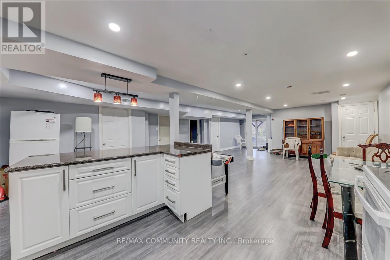 102 HIBBARD DR