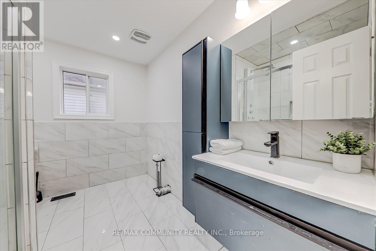102 HIBBARD DR