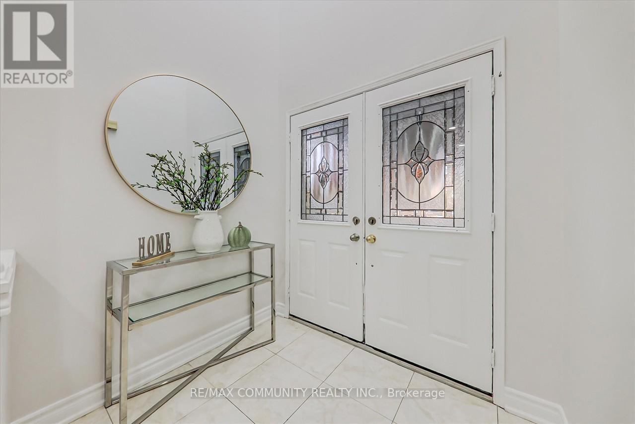 102 HIBBARD DR