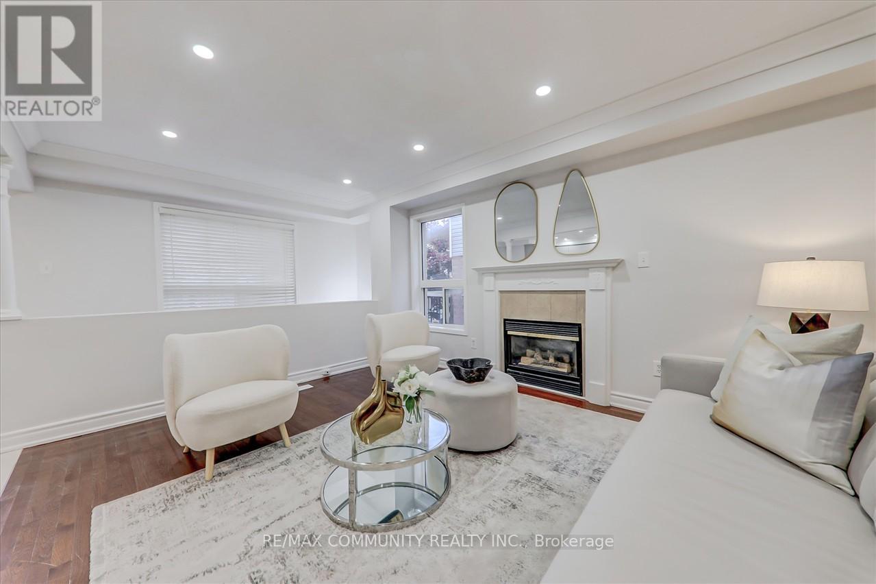 102 HIBBARD DR