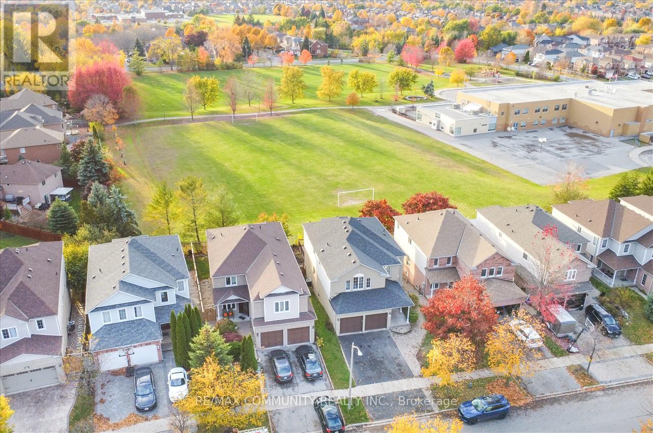 102 HIBBARD DR