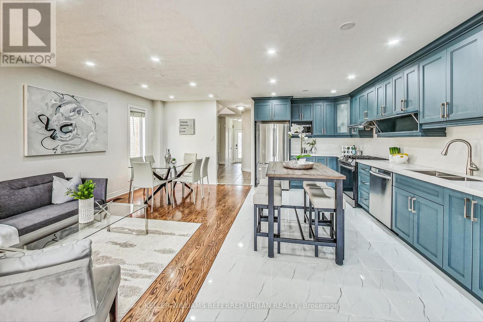 30 DOOLEY CRES