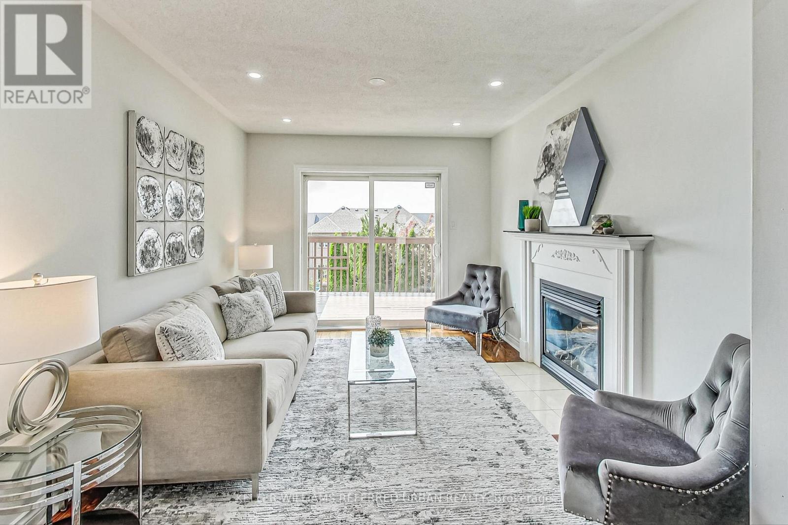 30 DOOLEY CRES