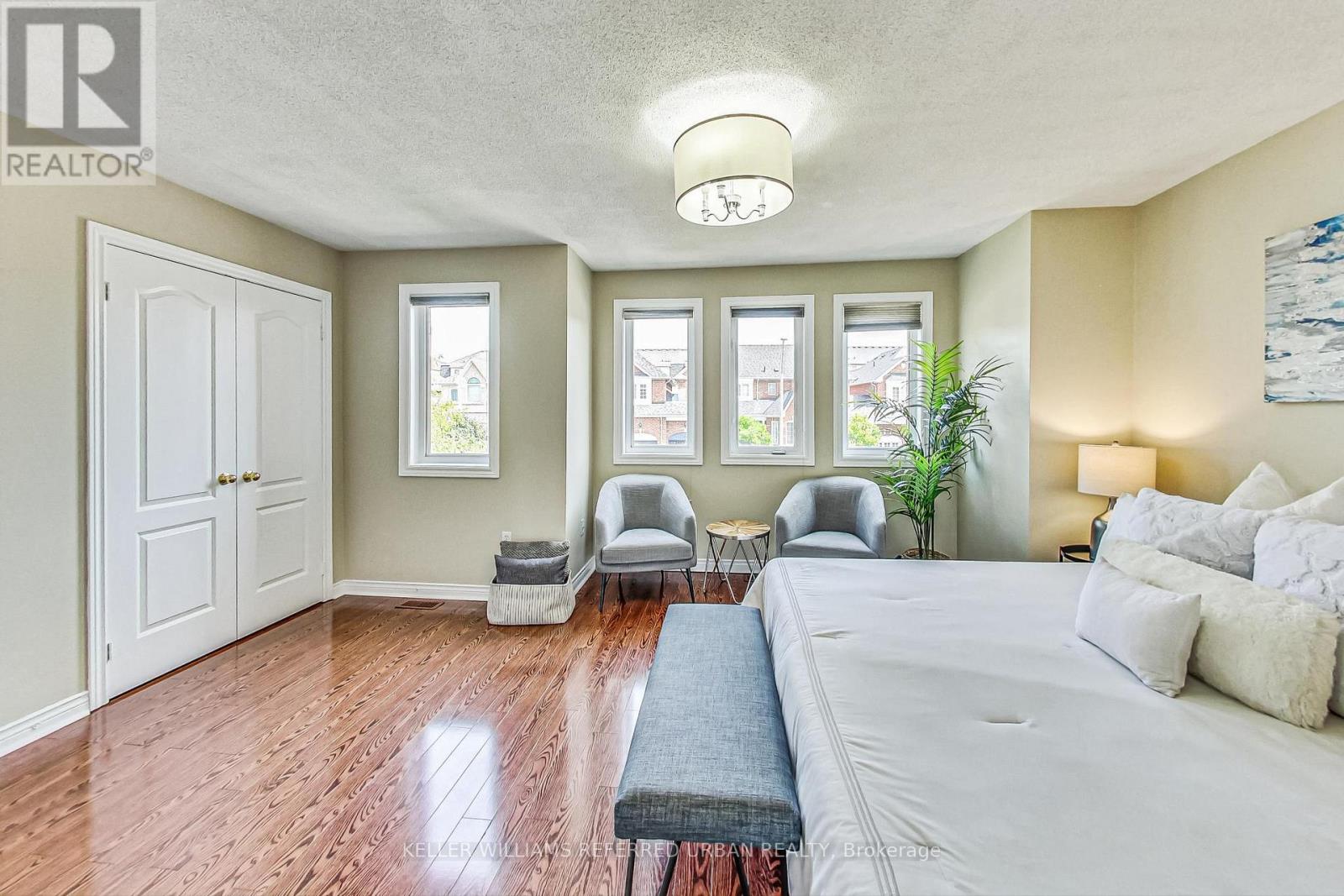 30 DOOLEY CRES