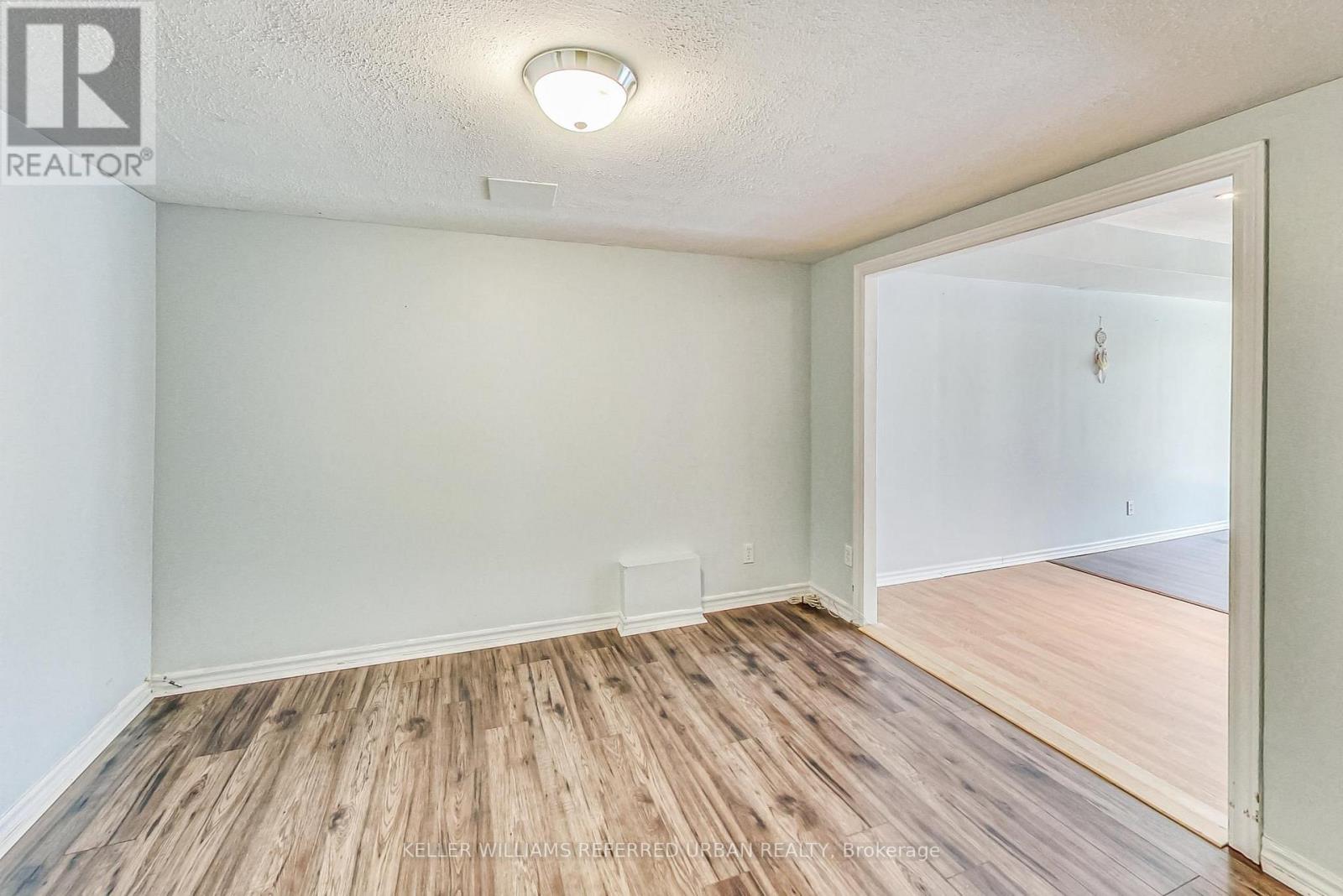30 DOOLEY CRES