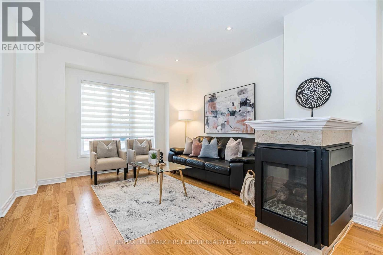 112 BRAEBROOK DR