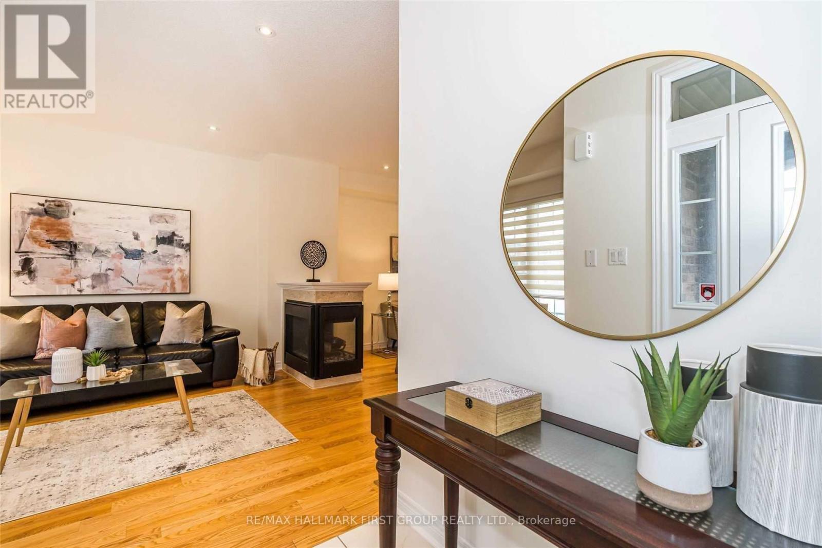 112 BRAEBROOK DR