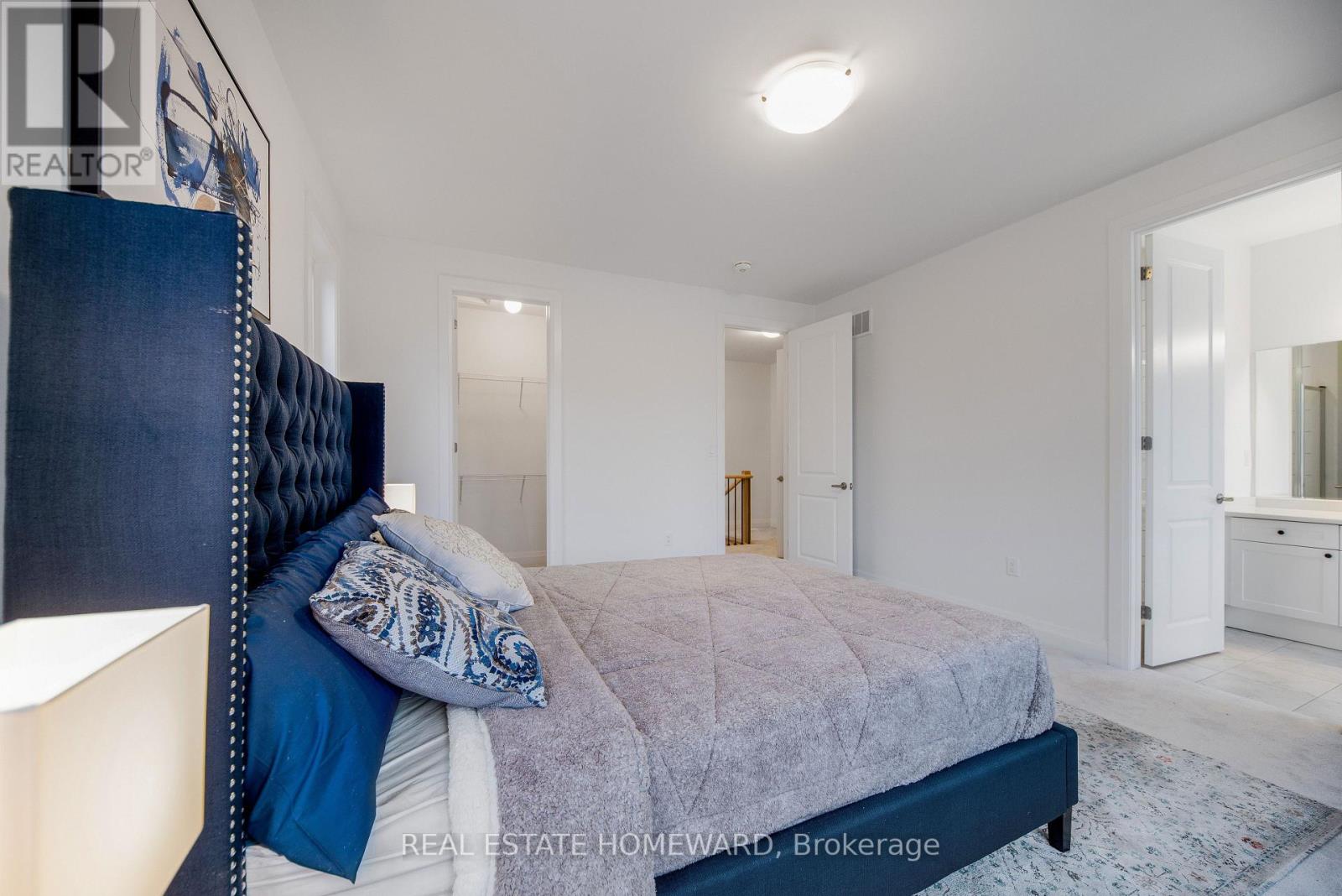 1558 HONEY LOCUST PL