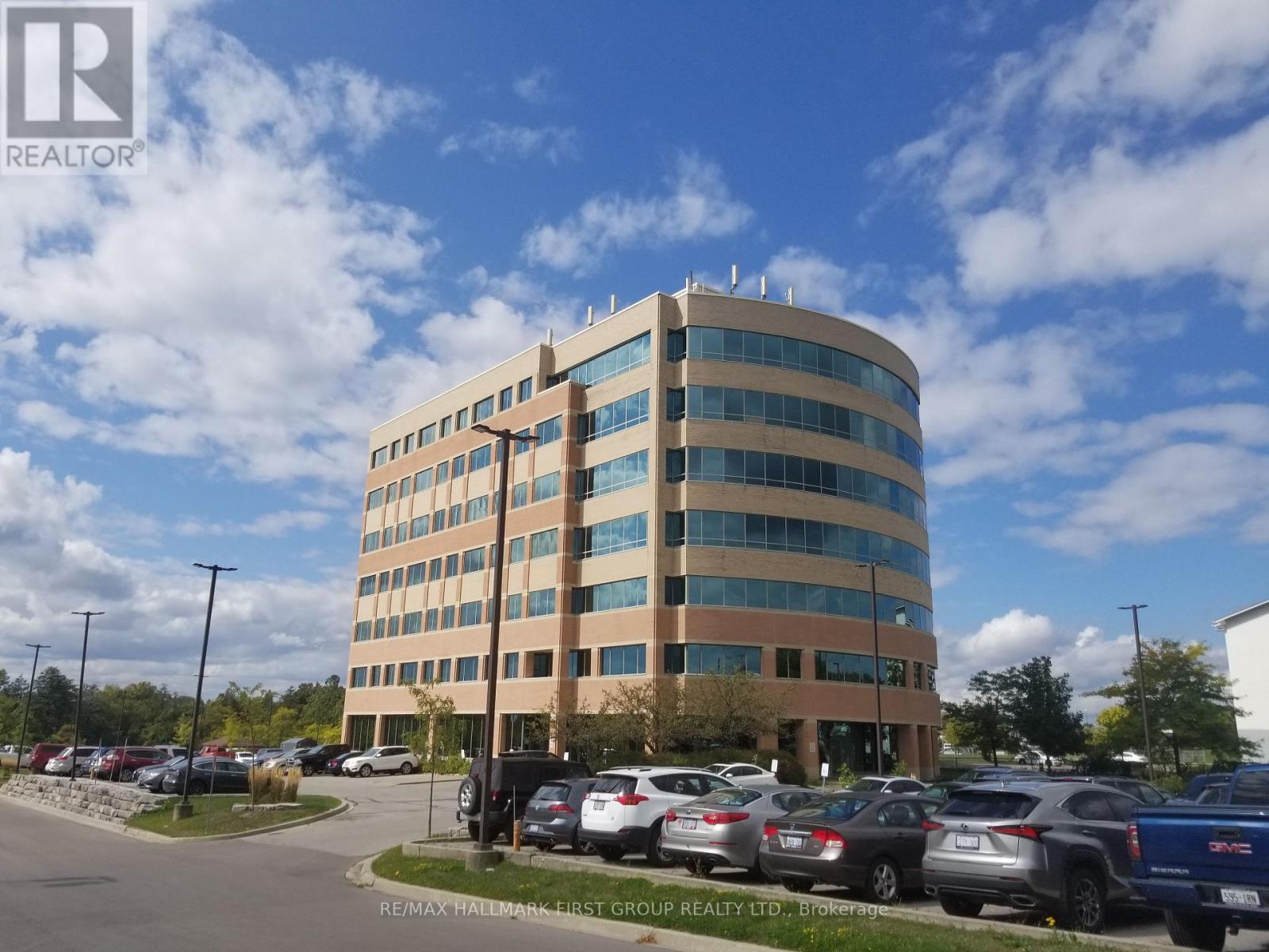 #202 -230 WESTNEY RD S, #202