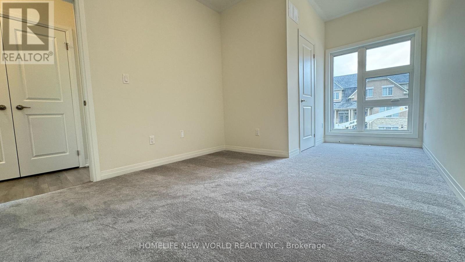 327 CORONATION RD