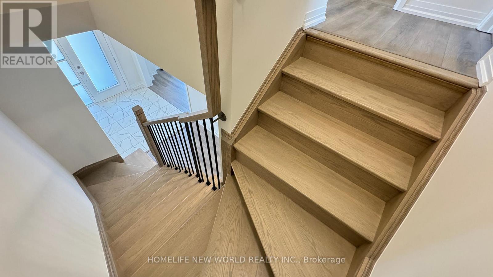 327 CORONATION RD