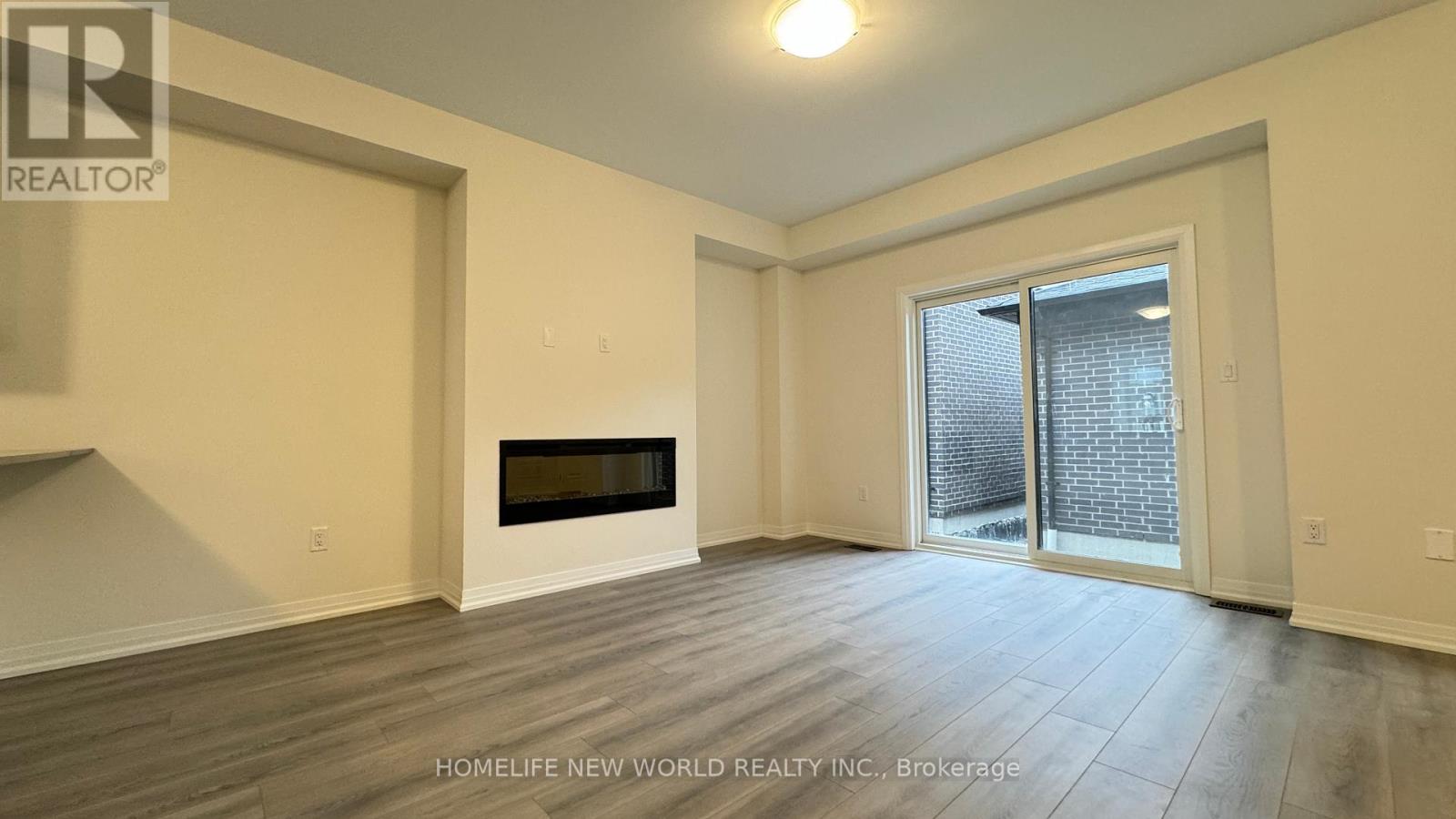 327 CORONATION RD