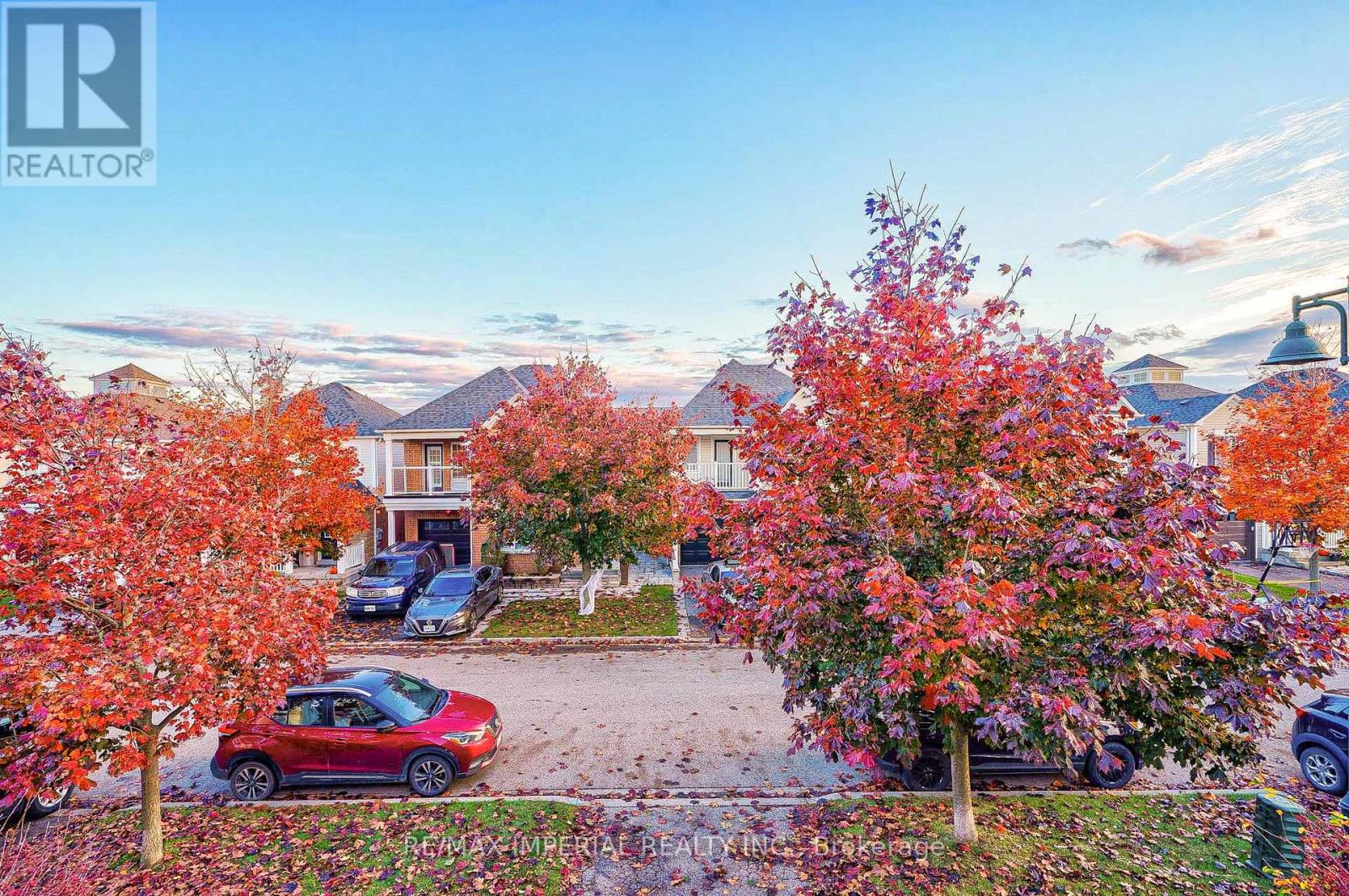 24 HOILE DR